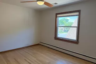 9559 S Yates Blvd, Chicago, IL 60617 - Photo 13