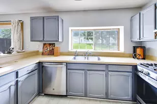 109 Peach tree Ln, Westmont, IL 60559 - Photo 9