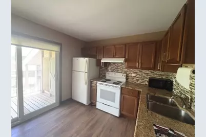 183 N Waters Edge Drive W #301, Glendale Heights, IL 60139 - Photo 5