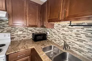 183 N Waters Edge Dr W, Glendale Heights, IL 60139 - Photo 7