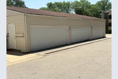 183 N Waters Edge Drive W #301, Glendale Heights, IL 60139 - Photo 3