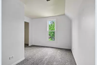 662 Bent Street, Elgin, IL 60120 - Photo 17