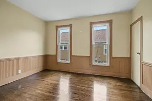 662 Bent St, Elgin, IL 60120 - Photo 7
