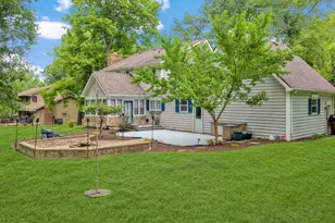 2094 Running Deer Ln, Freeport, IL 61032 - Photo 3