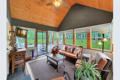 2094 Running Deer Lane, Freeport, IL 61032 - Photo 21