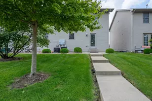1818 Glenbridge Rd, Bloomington, IL 61704 - Photo 23