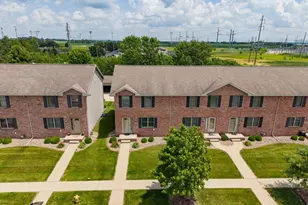 1818 Glenbridge Rd, Bloomington, IL 61704 - Photo 13