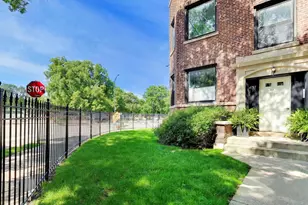4753 N Beacon St, Chicago, IL 60640 - Photo 3