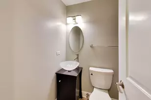 4753 N Beacon St, Chicago, IL 60640 - Photo 17