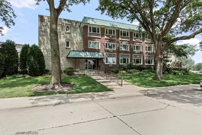2812 E Bel Aire Drive #303, Arlington Heights, IL 60004 - Photo 1