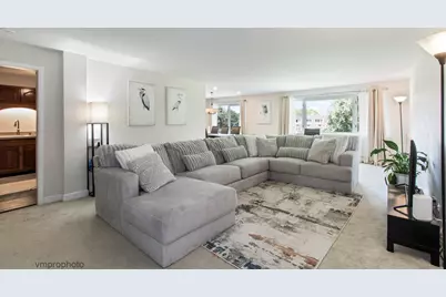 2812 E Bel Aire Drive #303, Arlington Heights, IL 60004 - Photo 3