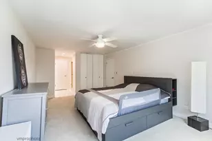 2812 E Bel Aire Dr, Arlington Heights, IL 60004 - Photo 3