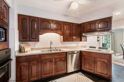 2812 E Bel Aire Drive #303, Arlington Heights, IL 60004 - Photo 9