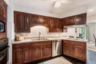 2812 E Bel Aire Dr, Arlington Heights, IL 60004 - Photo 9