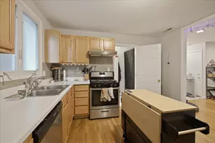 3859 N Whipple St, Chicago, IL 60618 - Photo 3