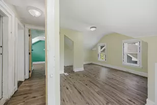 1375 Whitcomb Ave, Des Plaines, IL 60018 - Photo 15