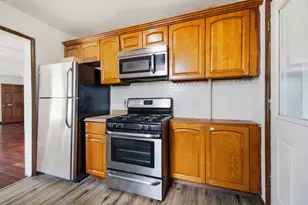 1375 Whitcomb Ave, Des Plaines, IL 60018 - Photo 7