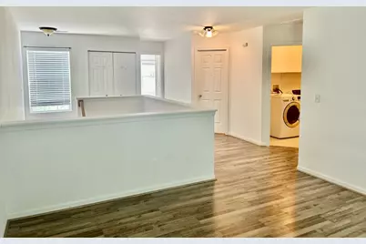 2375 Stoughton Circle, Aurora, IL 60502 - Photo 7