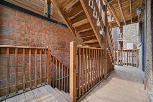 1249 W Roscoe St, Chicago, IL 60657 - Photo 15
