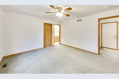 231 Clover Chase Circle, Woodstock, IL 60098 - Photo 9