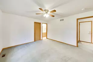 231 Clover Chase Cir, Woodstock, IL 60098 - Photo 9