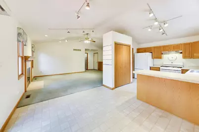 231 Clover Chase Circle, Woodstock, IL 60098 - Photo 5