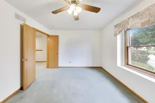 231 Clover Chase Cir, Woodstock, IL 60098 - Photo 15