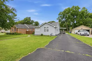 4618 W Lake Shore Dr, McCullom Lake, IL 60050 - Photo 17