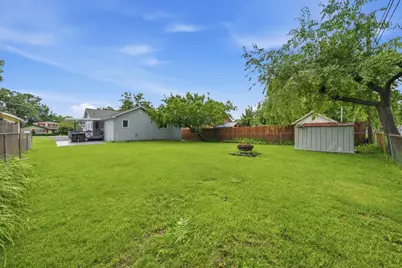 4618 W Lakeshore Drive, McCullom Lake, IL 60050 - Photo 21