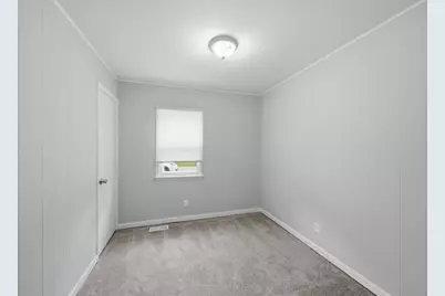 4618 W Lakeshore Drive, McCullom Lake, IL 60050 - Photo 13