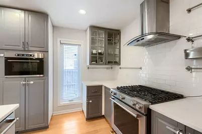 4647 N Kenmore Avenue #B, Chicago, IL 60640 - Photo 9