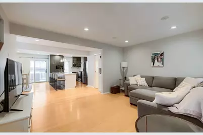 4647 N Kenmore Avenue #B, Chicago, IL 60640 - Photo 3