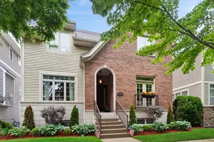 5652 N Lockwood Ave, Chicago, IL 60646 - Photo 1