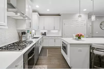 5652 N Lockwood Avenue, Chicago, IL 60646 - Photo 9