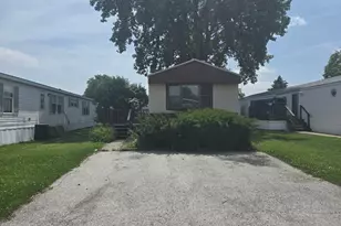 190 Carriage Ln, Sauk Village, IL 60411 - Photo 3