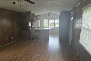 190 Carriage Ln, Sauk Village, IL 60411 - Photo 5