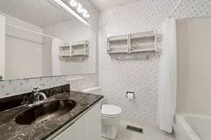 807 S Sheridan Dr, Bartlett, IL 60103 - Photo 21