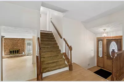 807 S Sheridan Drive, Bartlett, IL 60103 - Photo 3