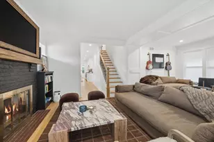 146 E Maple St, Hinsdale, IL 60521 - Photo 3