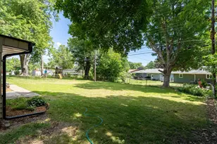 15 Kingswood Dr, Normal, IL 61761 - Photo 3