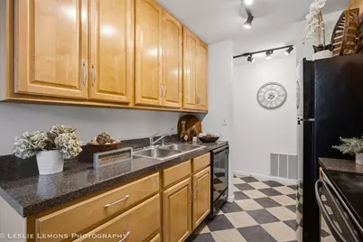 1833 Four Lakes Avenue #3M, Lisle, IL 60532 - Photo 7