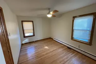 9559 S Yates Blvd, Chicago, IL 60617 - Photo 3