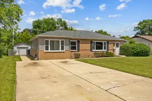 60 Arizona Ln, Hoffman Estates, IL 60169 - Photo 3
