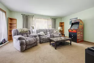 60 Arizona Ln, Hoffman Estates, IL 60169 - Photo 15