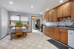 60 Arizona Ln, Hoffman Estates, IL 60169 - Photo 11