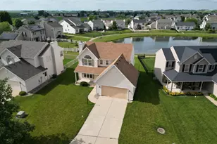3922 Wildflower Dr, Champaign, IL 61822 - Photo 3