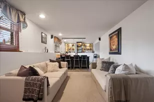 517 Longwood Dr, Buffalo Grove, IL 60089 - Photo 15