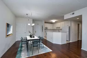 [Address not provided], Wheaton, IL 60187 - Photo 5