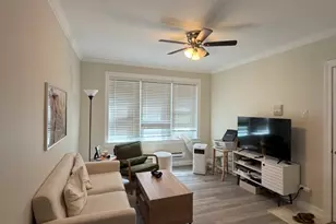 8375 W Cornelia Ave, Chicago, IL 60657 - Photo 7