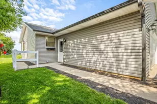 207 Tamarack Hollow St, Poplar Grove, IL 61065 - Photo 3